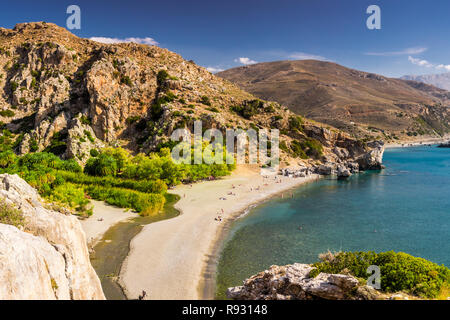 Preveli beach sull'isola di Creta con azure acqua chiara, la Grecia, l'Europa. Creta è la più grande e la più popolata delle isole greche. Foto Stock