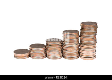 Isolato di pile di quarto di dollaro monete disposte in un ordine ascendente. Foto Stock