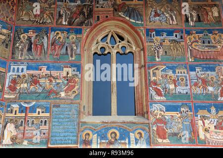 Affresco esterno, Monastero di Voronet, chiesa Sfântul Gheorghe, Chiesa di San Giorgio, Sito Patrimonio Mondiale dell'UNESCO, Romania, Europa Foto Stock