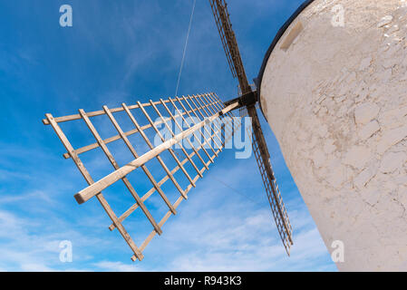 Don Chisciotte mulini a vento in Consuegra, Toledo, Spagna. Foto Stock