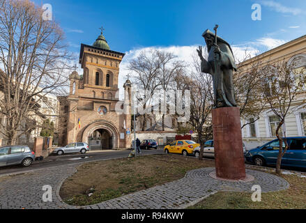 Bucarest, Romania - 8 dicembre: La Manastirea Antim (di tutti i santi del monastero Antim) è visto alla Strada Justitiei (Giustizia Street) l 8 dicembre 2018 a Bucarest, in Romania. Molte chiese sono sopravvissuti in città la distruzione del periodo Ceausescu. Foto Stock