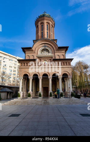 Bucarest, Romania - 8 dicembre: La Manastirea Antim (di tutti i santi del monastero Antim) è visto alla Strada Justitiei (Giustizia Street) l 8 dicembre 2018 a Bucarest, in Romania. Molte chiese sono sopravvissuti in città la distruzione del periodo Ceausescu. Foto Stock