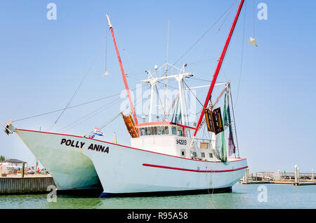 Polly Anna si trova ormeggiata in porto Aransas Municipal Boat Harbour, Agosto 23, 2018 in Port Aransas, Texas. Foto Stock