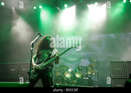 Tom Araya con hevy thrash metal band cacciatrice esegue in concerto al Sound Advice Amphitheater di West Palm Beach in Florida il 25 luglio 2007. Foto Stock