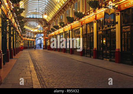 LONDON, Regno Unito - 03 gennaio: mercato Leadenhall a Londra il 03 gennaio, 2010. Mercato Leadenhall con decorazione di Natale a Capodanno in Londo Foto Stock