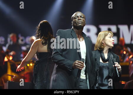 La notte dei PROM con guarnizione, Suzanne Vega, Al McKay, Terra Vento e fuoco esperienza presso Ahoy Rotterdam, dotato di guarnizione di tenuta: dove: Rotterdam, Paesi Bassi Quando: 17 Nov 2018 Credit: WENN.com Foto Stock