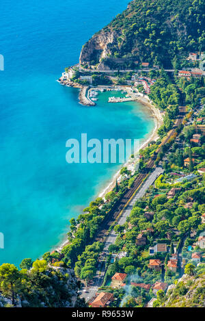 Vista aerea del litorale della Riviera Francese, Costa Azzurra area sul mare in Francia Foto Stock