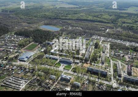 Vladimir regione, la Russia. 9 maggio 2013. Villaggio Melekhovo dall'aria Foto Stock