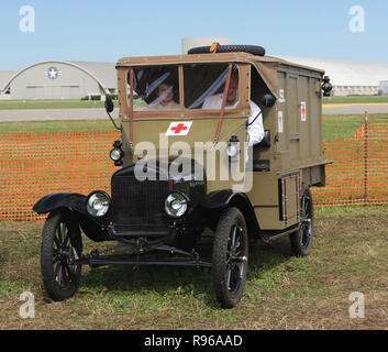 1918 Ford Modello T ambulanza replica. Guerra Mondiale 1 Dawn Patrol anniversario Rendezvous evento. Il Museo Nazionale della United States Air Force, Wright Foto Stock