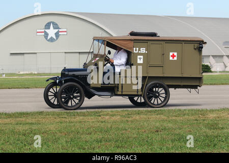 1918 Ford Modello T ambulanza replica. Guerra Mondiale 1 Dawn Patrol anniversario Rendezvous evento. Il Museo Nazionale della United States Air Force, Wright Foto Stock