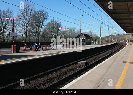 Piattaforme a stazione Oxenholme nel distretto del lago, Cumbria, nell Inghilterra del nord Foto Stock
