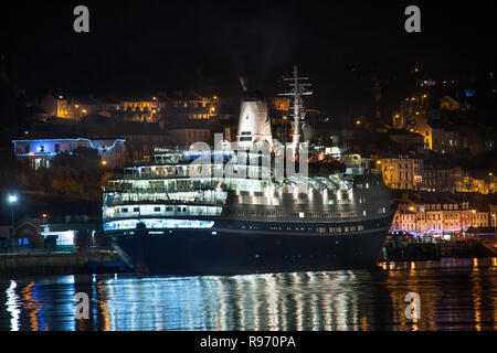 Cobh, Cork, Irlanda, 20 dicembre, 2018. L'ultima nave da crociera della stagione 2018 Marco Polo attraccata a l'acqua profonda berth durante il suo soggiorno di notte in Cobh, Co. Cork, Irlanda. Credito: David Creedon/Alamy Live News Foto Stock