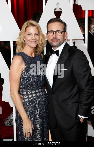 Hollywood, Stati Uniti d'America. Il 22 febbraio, 2015. Attore Steve Carell e Nancy Carell frequentare la 87th Academy Awards, Oscar, in Dolby Theatre di Los Angeles, Stati Uniti d'America, il 22 febbraio 2015. Credito: Hubert Boesl/dpa - nessun filo SERVICE - | in tutto il mondo di utilizzo/dpa/Alamy Live News Foto Stock