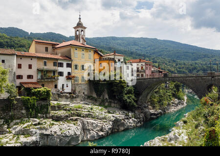 Kanal e il fiume Isonzo, Slovenia Foto Stock