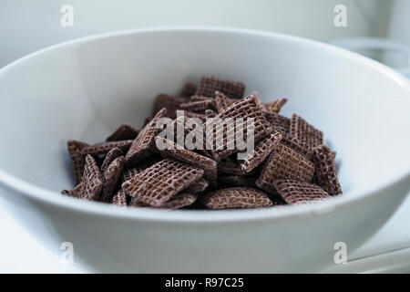 Close up Shreddies di cocco in una ciotola Foto Stock