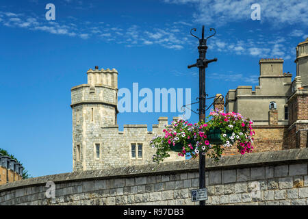 Le mura del Castello di Windsor in Windsor, Berkshire, Inghilterra, l'Europa. Foto Stock