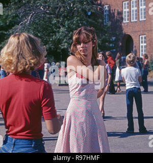 Nastassja Kinski, deutsche Schauspielerin, bei den Dreharbeiten zu " Tatort', episodio "Reifezeugnis', Deutschland 1970er Jahre. Attrice tedesca Nastassja Kinski, Germania degli anni settanta. Foto Stock
