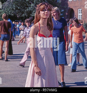 Nastassja Kinski, deutsche Schauspielerin, bei den Dreharbeiten zu " Tatort', episodio "Reifezeugnis', Deutschland 1970er Jahre. Attrice tedesca Nastassja Kinski, Germania degli anni settanta. Foto Stock