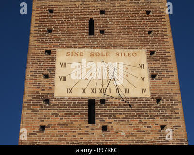 Torre Civica (significato belfry) a Grugliasco, Italia Foto Stock