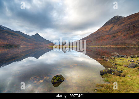 La North Shore di Loch Leven nelle Highlands della Scozia Foto Stock