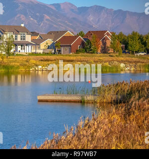 Vista sul lago di Lago Oquirrh in Alba Utah Foto Stock