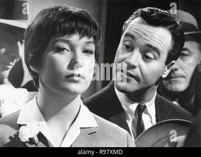 Pellicola originale titolo: L'appartamento. Titolo inglese: L'appartamento. Anno: 1960. Direttore: Billy Wilder. Stelle: JACK LEMMON; SHIRLEY MACLAINE. Credito: United Artists / Album Foto Stock