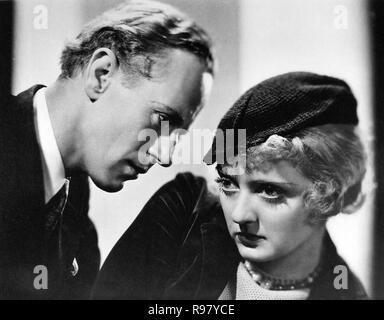 Pellicola originale titolo: DI SCHIAVITÙ. Titolo inglese: DI SCHIAVITÙ. Anno: 1934. Direttore: JOHN CROMWELL. Stelle: LESLIE HOWARD; BETTE DAVIS. Credito: RKO / Album Foto Stock