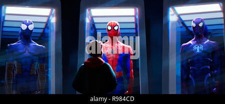 Pellicola originale titolo: SPIDER-MAN: IN SPIDER-versetto. Anno: 2018. Regista: Peter RAMSEY; BOB PERSICHETTI; RODNEY ROTMAN. Credito: Columbia Pictures CORP/SIGNORE MILLER/PASCAL PIC/SPE/Marvel / Album Foto Stock