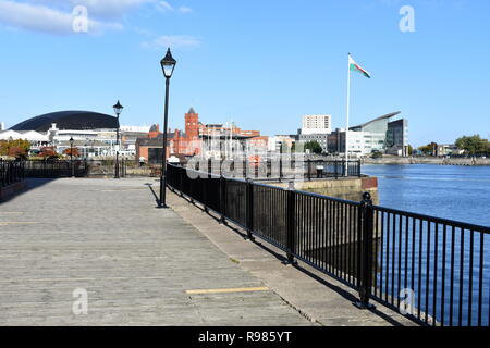 Cardiff Bay waterside, Cardiff, South GLAMORGAN, GALLES Foto Stock