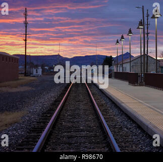 Svuotare la stazione ferroviaria Amtrak, Alpine, Texas Foto Stock