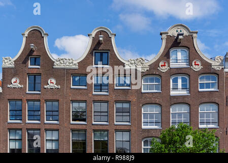 Case olandesi tradizionali a canale Prinsengracht in Amsterdam, Paesi Bassi Foto Stock