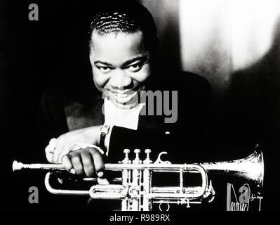 Louis Armstrong, trompetista y cantante estadounidense de jazz. Foto Stock