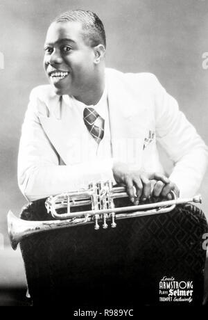 Louis Armstrong, trompetista y cantante estadounidense de jazz. Foto Stock