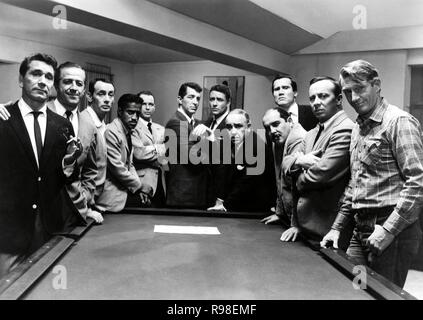 Pellicola originale titolo: Ocean's Eleven. Titolo inglese: Ocean's Eleven. Anno: 1960. Direttore: Lewis Milestone. Stelle: RICHARD CONTE; PETER LAWFORD; AKIM TAMIROFF; FRANK SINATRA; NORMAN cadde Sammy Davis Jr. Credito: WARNER BROTHERS / Album Foto Stock