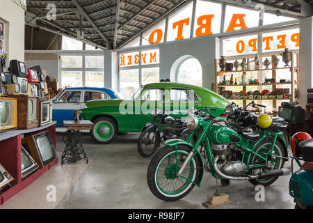 Vinnytsia, Ucraina - 14 Ottobre 2017: Museo di sovietica tecnologia retrò Avtomotovelofotoradio Foto Stock