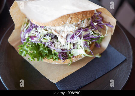 Sandwich con un rillette a freddo affumicato e hot-salmone affumicato Foto Stock