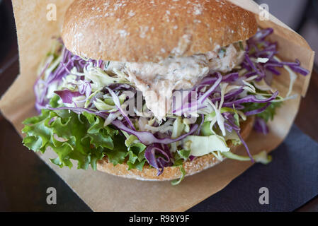 Sandwich con un rillette a freddo affumicato e hot-salmone affumicato Foto Stock