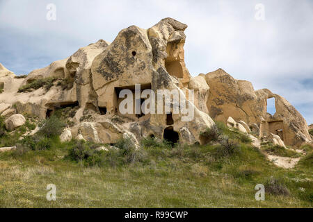 La Turchia kapadokya naturale formazioni vulcaniche situato nella valle di Göreme. Foto Stock