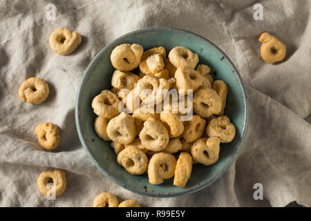 Olio di oliva italiane Taralli Cracker Cookies pronto a mangiare Foto Stock