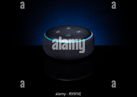Amazon Eco Dot V3 Foto Stock
