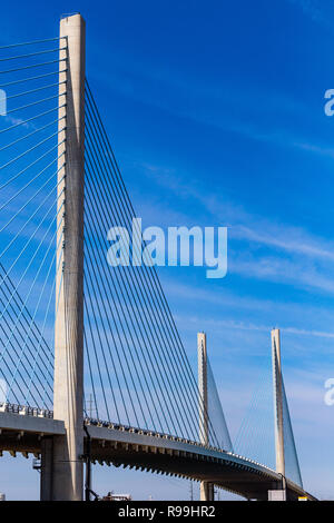 Bethany Beach, DE, Stati Uniti d'America - 18 Aprile 2015: La Indian River Bridge di ingresso nel Delaware al litorale atlantico. Foto Stock