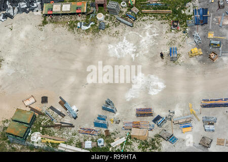 Vista aerea del sito di costruzione con copia spazio in mezzo Foto Stock