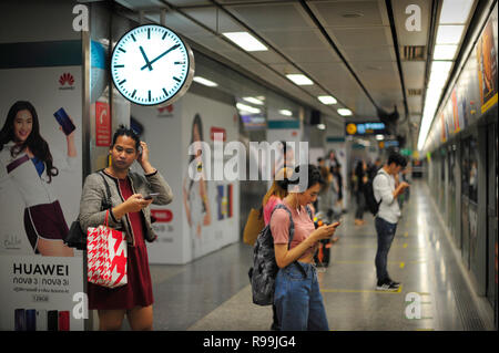 La stazione della metropolitana di Bangkok la guida della rete sistema. Foto Stock