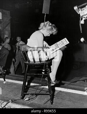 Pellicola originale titolo: TUTTO IN UNA NOTTE DI LAVORO. Titolo inglese: TUTTO IN UNA NOTTE DI LAVORO. Anno: 1961. Direttore: Joseph Anthony. Stelle: SHIRLEY MACLAINE. Credito: Paramount Pictures / Album Foto Stock