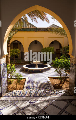 Mc662 Marocco, Errachidia Provincia, Rissani, Alaouite Mausoleo di Moulay Ali Cherif, fontana del cortile Foto Stock