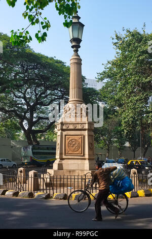 La Guerra Mondiale 1 Memorial, Ballard station wagon, Mumbai, India, commemorando il porto di Bombay Trust (ora Mumbai P.T.) dei dipendenti lo sforzo di guerra e la perdita di vite umane Foto Stock