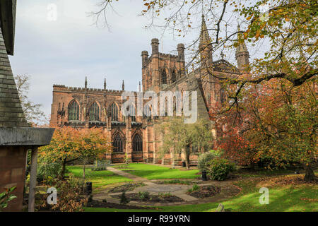 Chester Cathedral, dedicato a Cristo e alla Vergine Maria, una chiesa di Inghilterra cattedrale di Chester, il capoluogo della contea di Cheshire, Inghilterra, Regno Unito Foto Stock