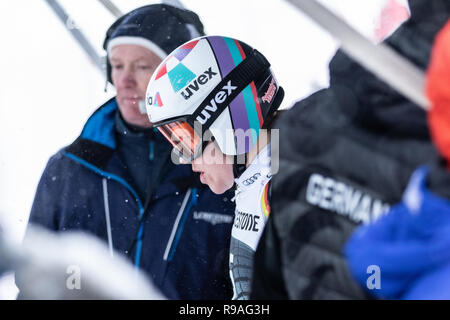 Courchevel, Rhone Alpes, Francia, 21 dicembre 2018, Viktoria Rebensburg della Germania il 2° posto in signore Slalom Gigante Audi FIS Coppa del Mondo di Sci Alpino 2019 Foto Stock