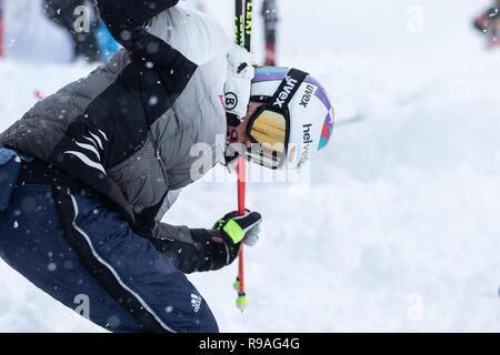 Courchevel, Rhone Alpes, Francia, 21 dicembre 2018, Viktoria Rebensburg della Germania il 2° posto in signore Slalom Gigante Audi FIS Coppa del Mondo di Sci Alpino 2019 Foto Stock