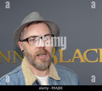 Brentwood, Essex, Regno Unito. Il 21 dicembre 2018. L'apertura del Penny Black Contemporary Art Gallery di Brentwood con Jason John "JJ' Adams un leader inglese mixed media pop contemporanea dell'artista e designer grafico mostrato di JJ Adams Credit Ian Davidson/Alamy Live News Foto Stock